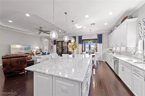 9404 Montelanico Loop, Naples, FL 34119 photo 13
