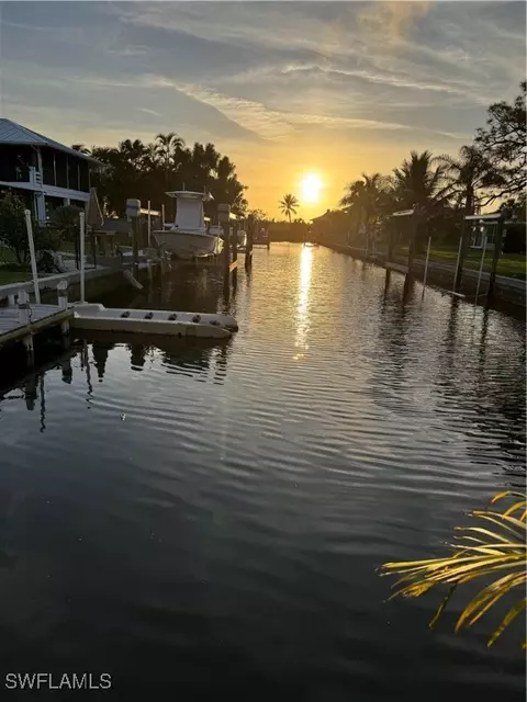 4728 Jackfish St, Bonita Springs, FL 34134