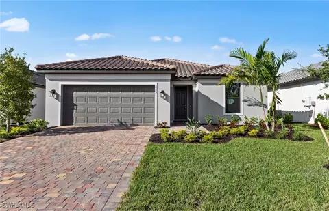 3922 E Hampton Cir, Alva, FL 33920