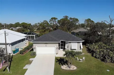 122 Glades Dr, Rotonda West, FL 33947