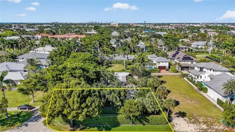 709 Broad Ave S, Naples, FL 34102 photo 4