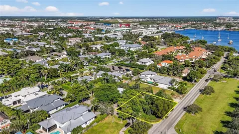 709 Broad Ave S, Naples, FL 34102 photo 5