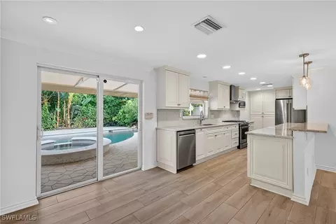 1135 7th St S, Naples, FL 34102 photo 12