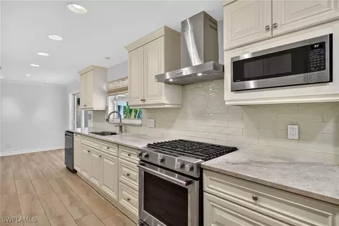 1135 7th St S, Naples, FL 34102 photo 15