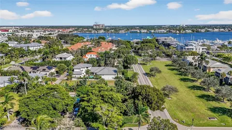 1135 7th St S, Naples, FL 34102 photo 6