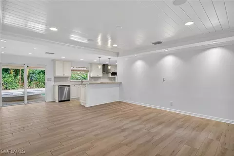 1135 7th St S, Naples, FL 34102 photo 8