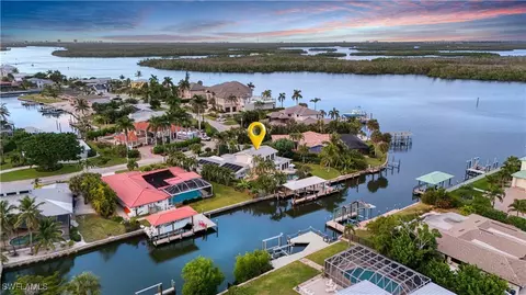 490 Randy Ln, Fort Myers Beach, FL 33931