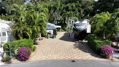 5651 Maplewood Ct, Fort Myers, FL 33905