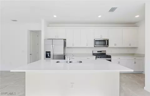 1899 Sierra Ct, Naples, FL 34120 photo 5