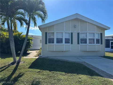 4501 Mayflower Way E, Estero, FL 33928 photo 2