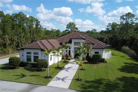 530 1st St NW, Naples, FL 34120