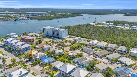 250 Fairweather Ln, Fort Myers Beach, FL 33931