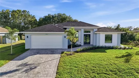 3903 15th St SW, Lehigh Acres, FL 33976