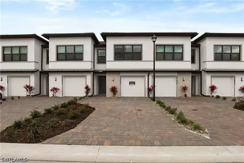 27900 Radiant Ct, Bonita Springs, FL 34135