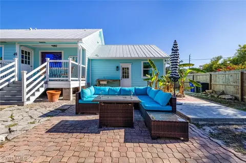 Exterior - 20520 Pine Tree Ln, Estero, FL 33928 photo 6 of 9
