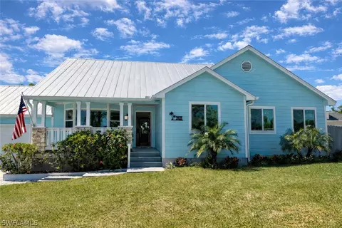 20520 Pine Tree Ln, Estero, FL 33928