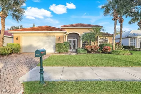 3815 Recreation Ln, Naples, FL 34116