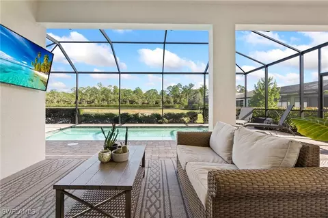 10494 Ventana Ln, Naples, FL 34120