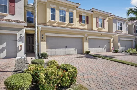 12617 Laurel Cove Dr, Fort Myers, FL 33913