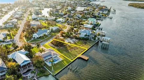 5630 Williams Dr, Fort Myers Beach, FL 33931