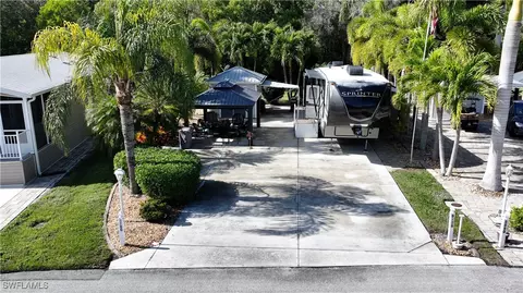 5700 Cypresswoods Resort Dr, Fort Myers, FL 33905