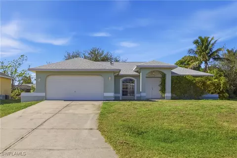 826 SE 5th Ct, Cape Coral, FL 33990