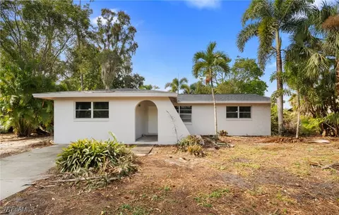 8251 San Carlos Blvd, Fort Myers, FL 33967