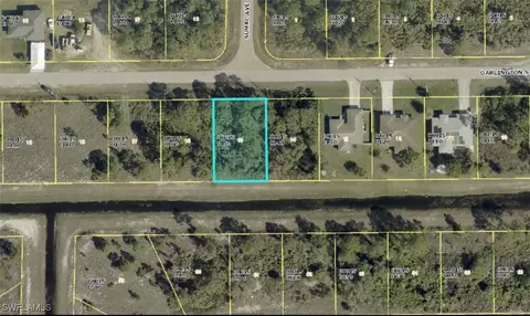 1070 Darlington St, Lehigh Acres, FL 33974