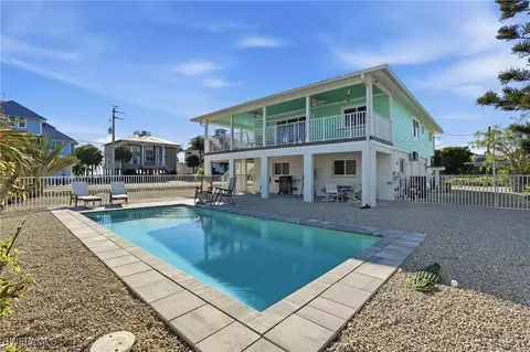170 Redfish Rd, Fort Myers Beach, FL 33931