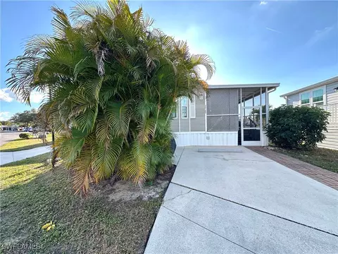 20180 Ponce De Leon Dr, Estero, FL 33928 photo 3