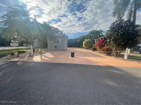5840 Maplewood Ct, Fort Myers, FL 33905