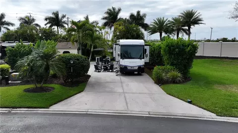 4628 Southern Breeze Dr, Naples, FL 34114