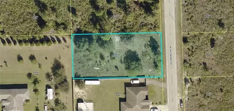 909 Richmond Ave N, Lehigh Acres, FL 33972