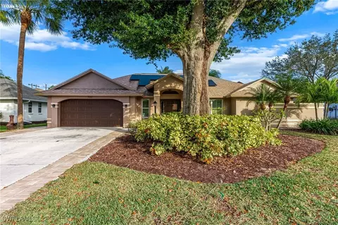 380 Ashbury Way, Naples, FL 34110