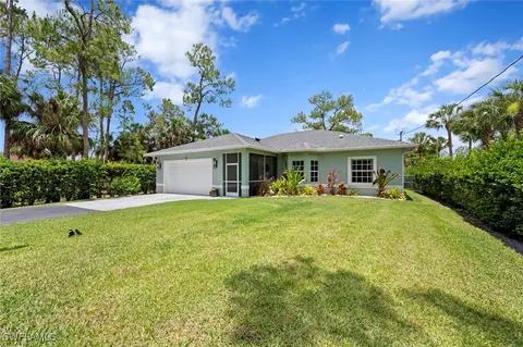 1070 21st St SW, Naples, FL 34117