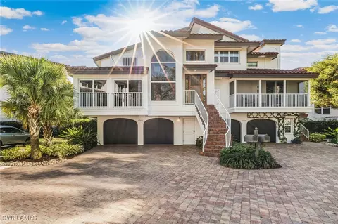 4705 Villa Mare Ln, Naples, FL 34103