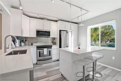 2828 Jackson St #H6, Fort Myers, FL 33901