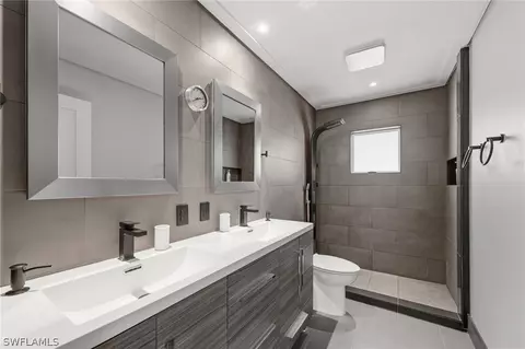 Bath - 20438 Ardore Ln, Estero, FL 33928 photo 4 of 4