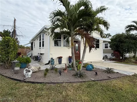 20291 Cumberland Ct, Estero, FL 33928 photo 2