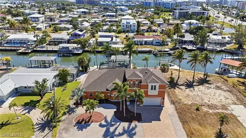 132 Egret St, Fort Myers Beach, FL 33931