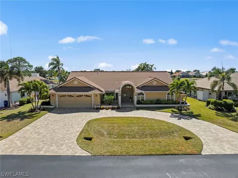 9929 Ortega Ln, Bonita Springs, FL 34135