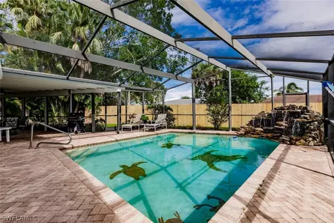 4866 Tahiti Ln, Naples, FL 34112