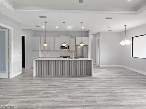 1029 Apple Ave, Lehigh Acres, FL 33971