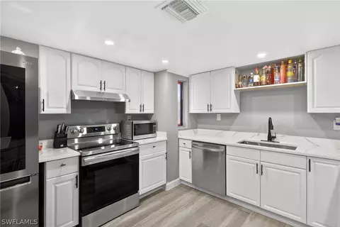 7123 Penner Ln #6, Fort Myers, FL 33907
