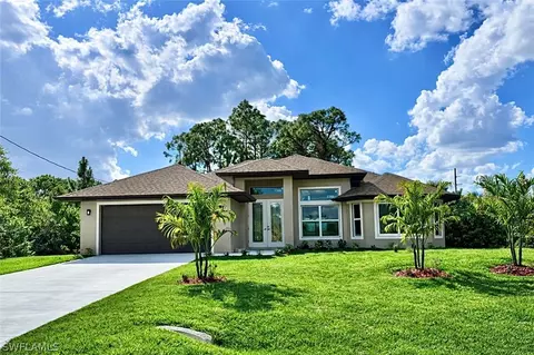 52 Paula Ave S, Lehigh Acres, FL 33976