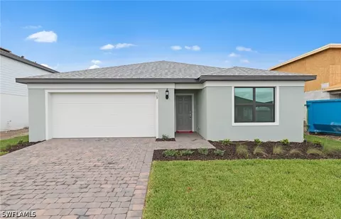 609 Oasis Lake Pl, Lehigh Acres, FL 33936