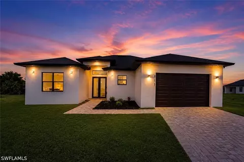 811 Dartmouth Ct, Lehigh Acres, FL 33974