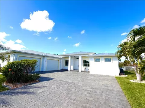 2918 SE 10th Pl, Cape Coral, FL 33904
