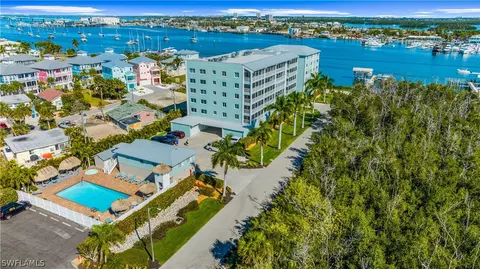 345 Mango St #406, Fort Myers Beach, FL 33931