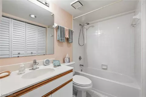 Bath - 4121 Lorene Dr #103, Estero, FL 33928 photo 1 of 2